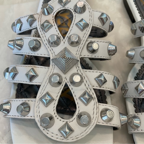 Sam Edelman Beatris studded slide sandals, size 8, white leather, silver studs - Picture 3 of 12